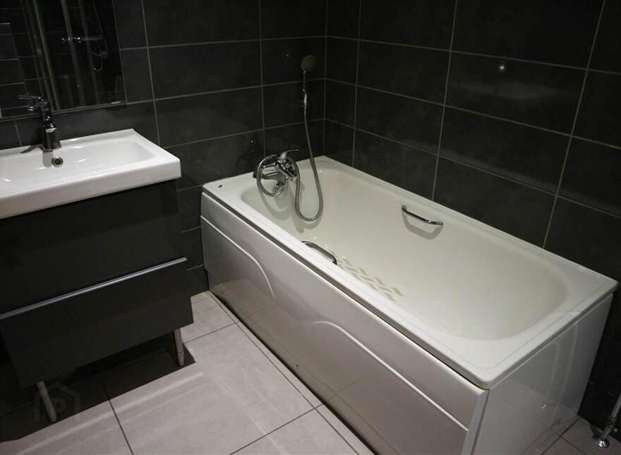 2 Shandon Manor, 15 Clara Road, Belfast, BT5 6FN