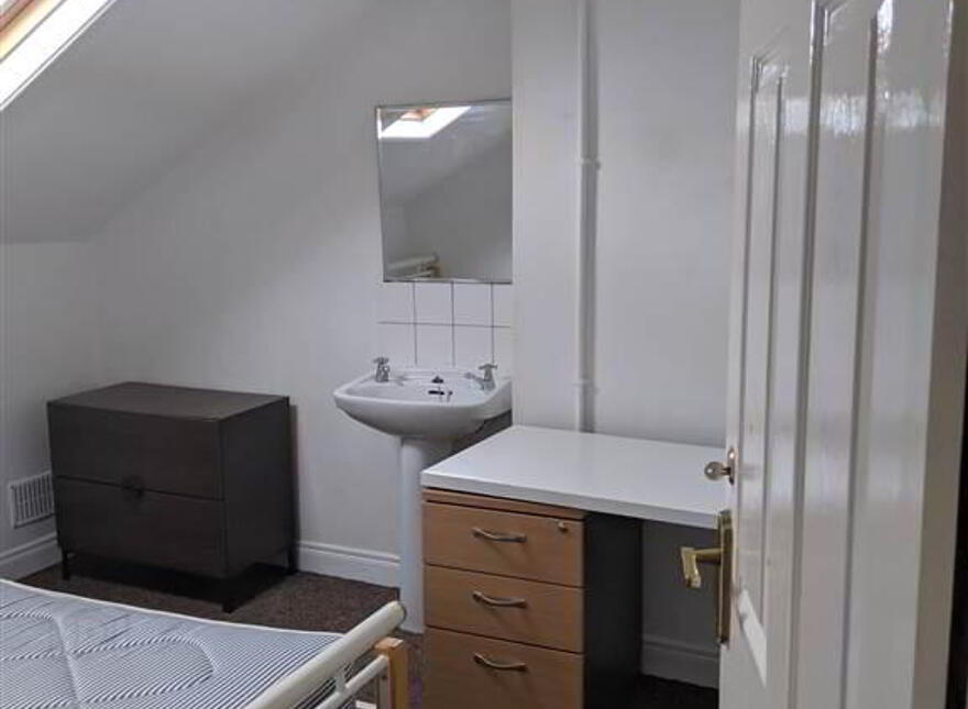 1 Canterbury Street, Belfast, BT7 1LB
