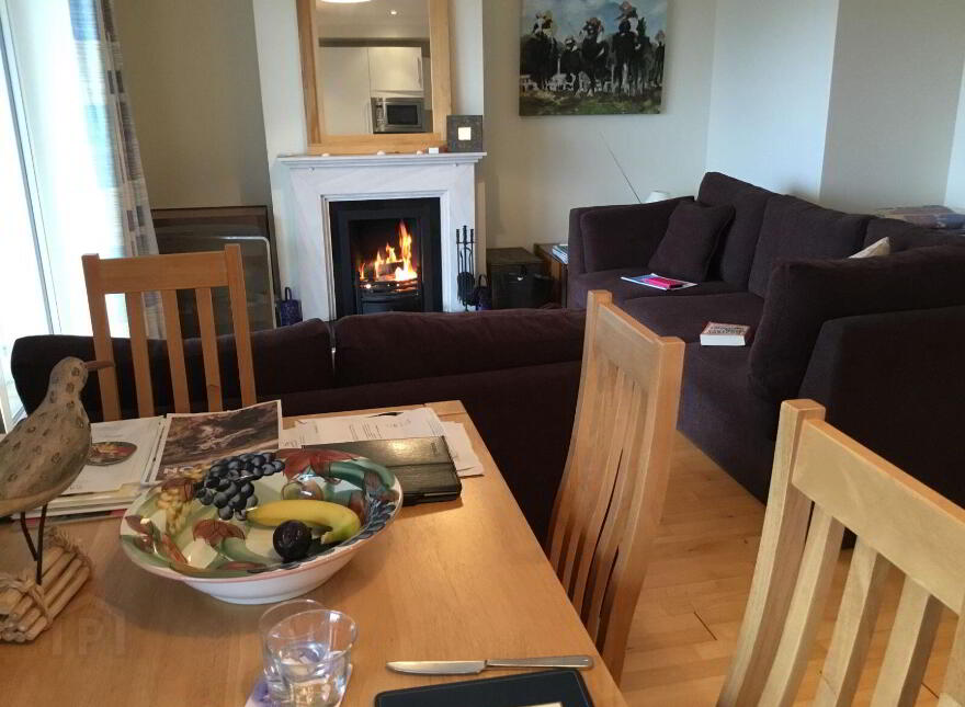 Apartment 2 Harbour View, Market Square, Clifden, H71CH24
