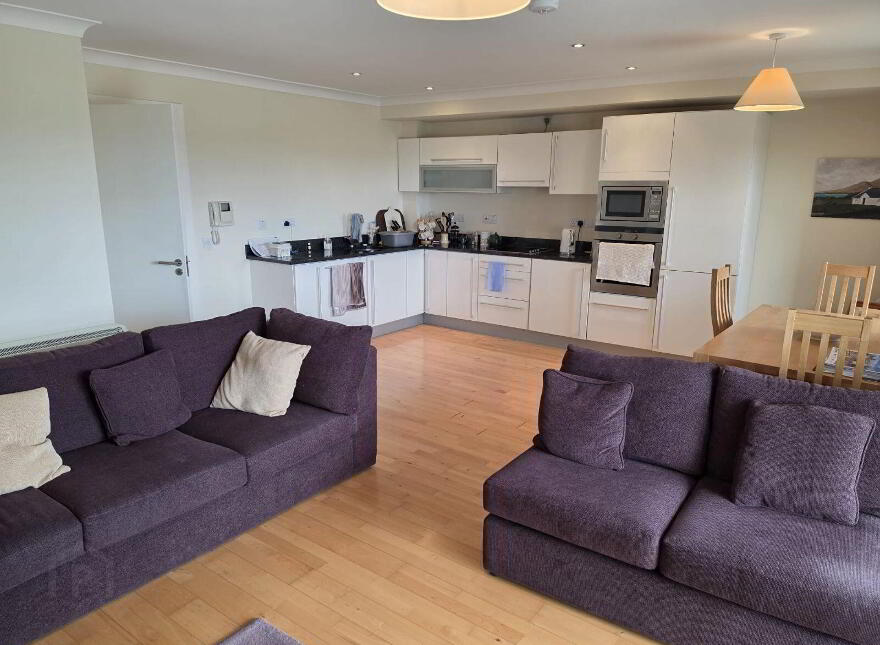 Apartment 2 Harbour View, Market Square, Clifden, H71CH24