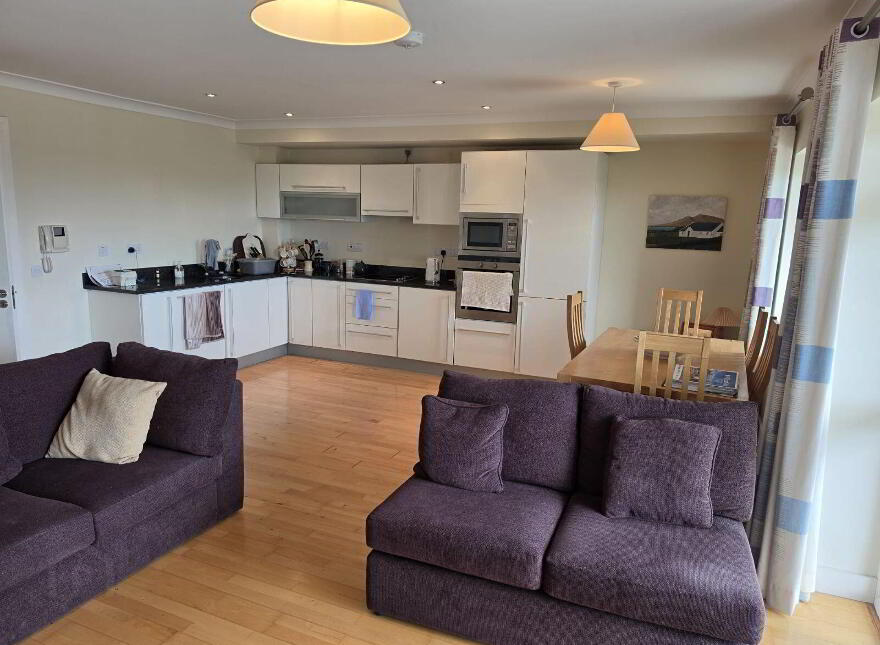 Apartment 2 Harbour View, Market Square, Clifden, H71CH24