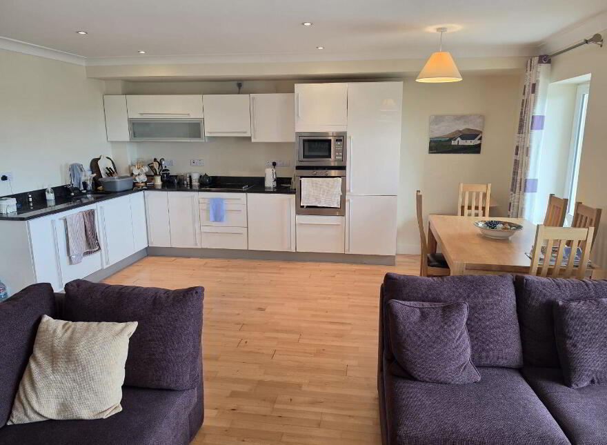 Apartment 2 Harbour View, Market Square, Clifden, H71CH24