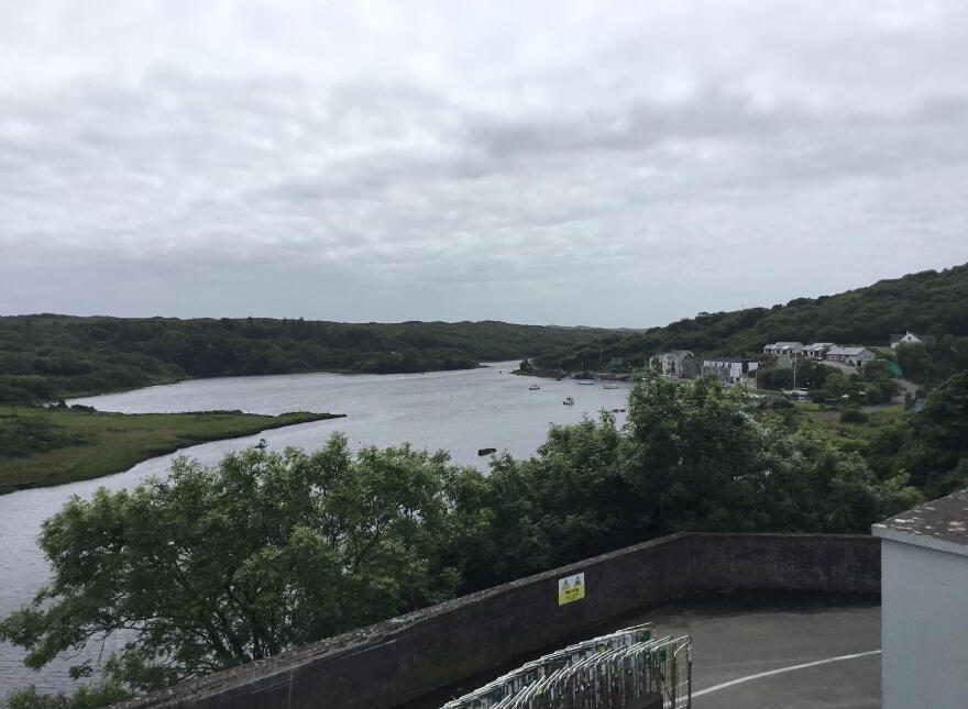 Apartment 2 Harbour View, Market Square, Clifden, H71CH24