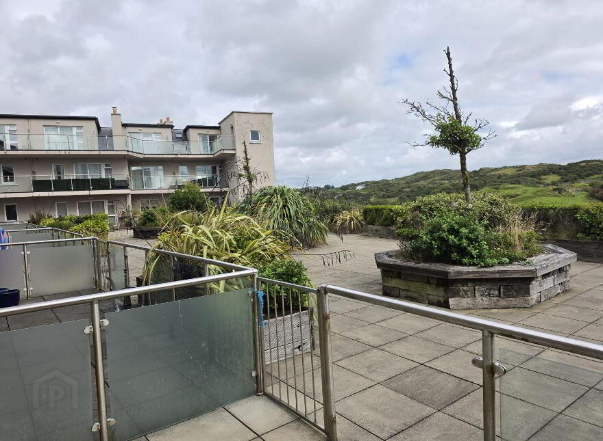 Apartment 2 Harbour View, Market Square, Clifden, H71CH24