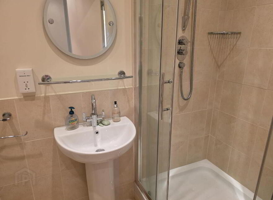 Apartment 2 Harbour View, Market Square, Clifden, H71CH24
