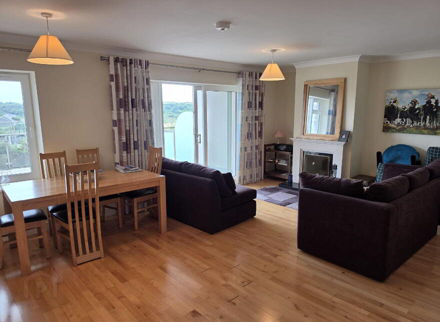 Apartment 2 Harbour View, Market Square, Clifden, H71CH24