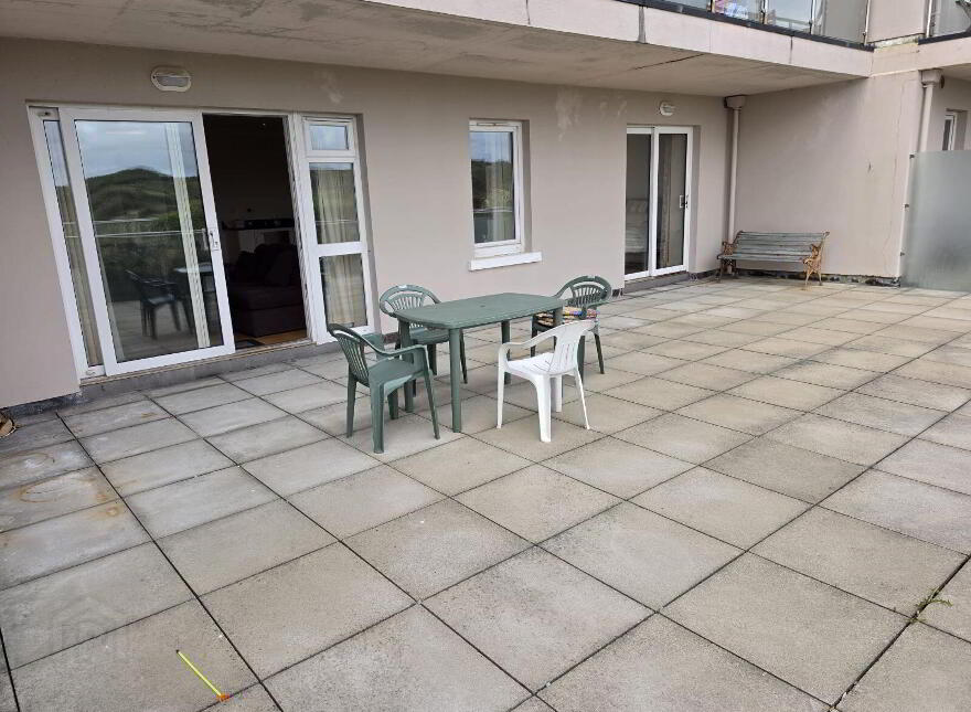 Apartment 2 Harbour View, Market Square, Clifden, H71CH24