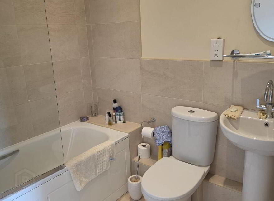 Apartment 2 Harbour View, Market Square, Clifden, H71CH24