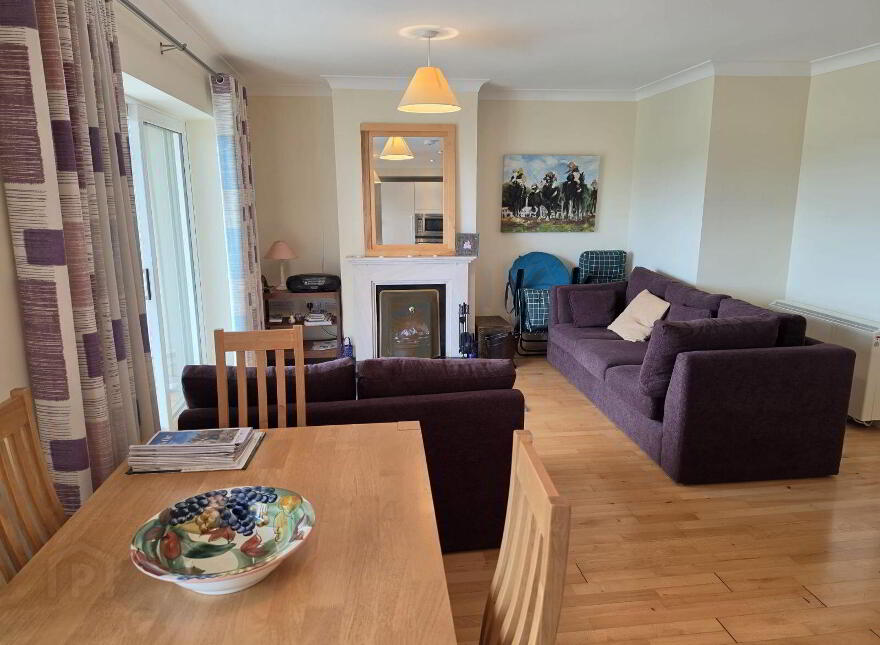 Apartment 2 Harbour View, Market Square, Clifden, H71CH24