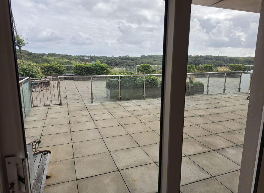 Apartment 2 Harbour View, Market Square, Clifden, H71CH24