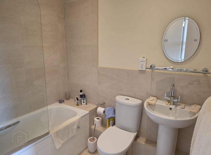 Apartment 2 Harbour View, Market Square, Clifden, H71CH24