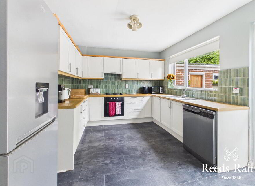 25 Henderson Drive, Bangor, BT19 1NR