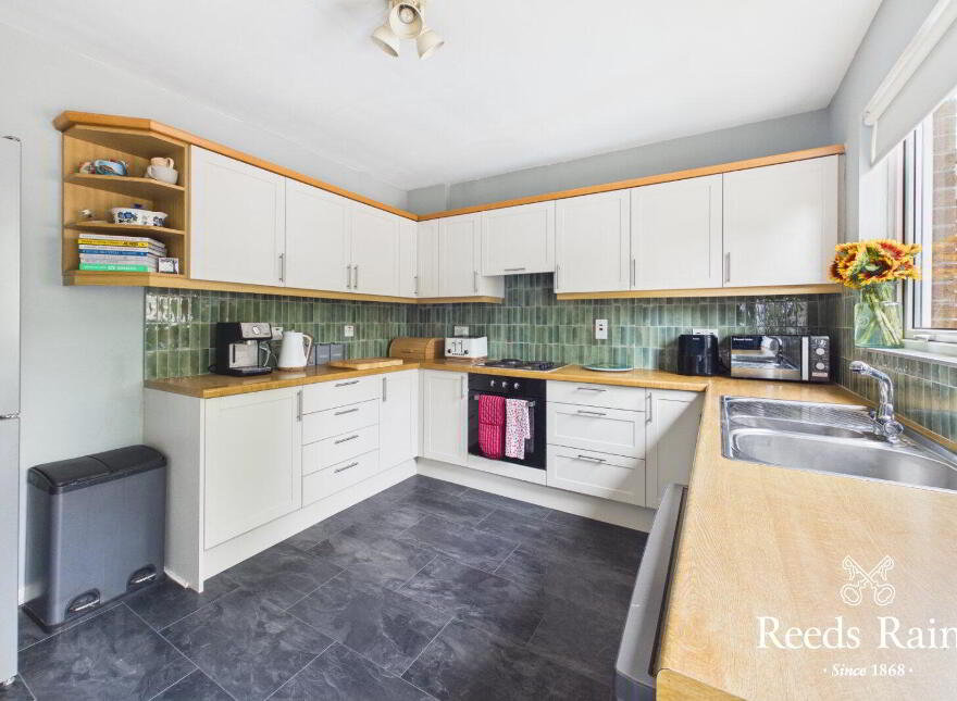 25 Henderson Drive, Bangor, BT19 1NR