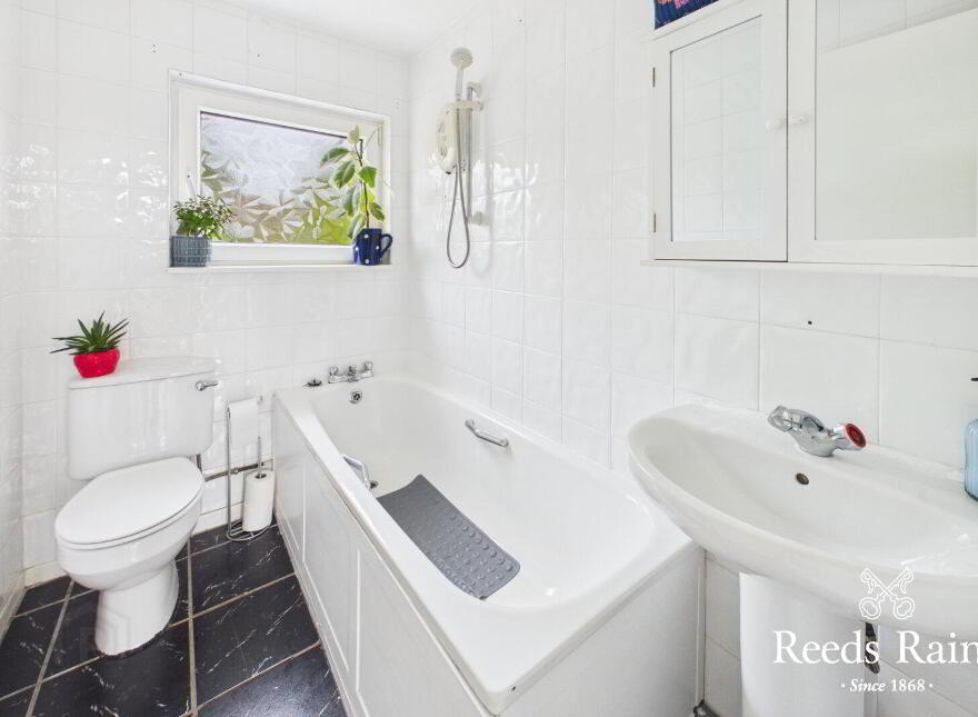 25 Henderson Drive, Bangor, BT19 1NR