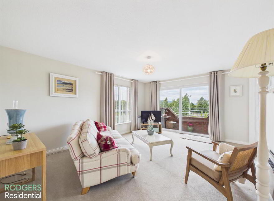 Apt 16, St. Helens Court, High Street, Holywood, BT18 9SS