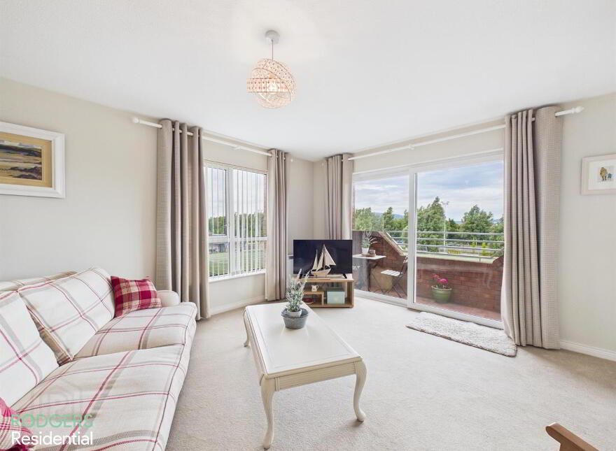 Apt 16, St. Helens Court, High Street, Holywood, BT18 9SS