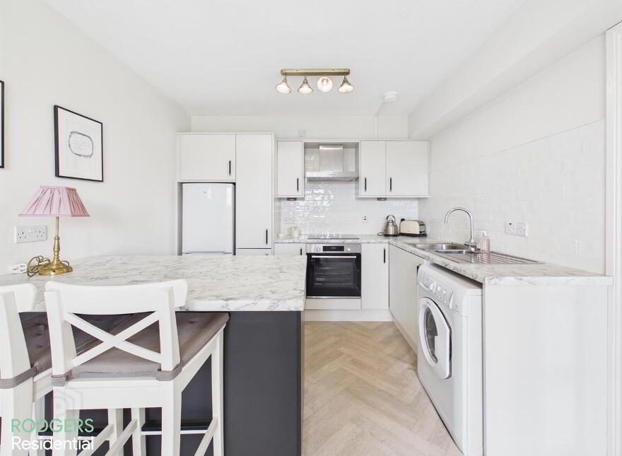Apt 16, St. Helens Court, High Street, Holywood, BT18 9SS