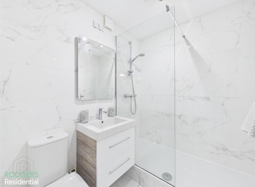 Apt 16, St. Helens Court, High Street, Holywood, BT18 9SS