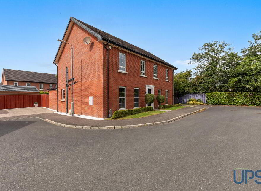 7 Meadow Way, Lisburn, BT28 3RJ