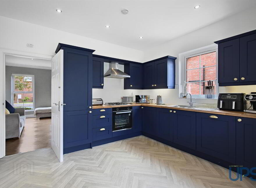 7 Meadow Way, Lisburn, BT28 3RJ