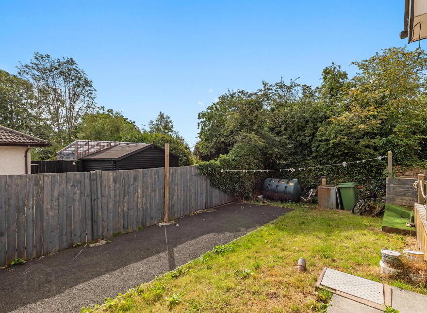26 Lagmore Downs, Stewartstown Road, Dunmurry, Belfast, BT17 0TB