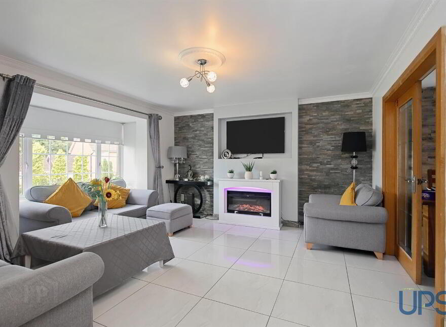 147 Lagmore Dale, Stewartstown Road, Dunmurry, Belfast, BT17 0TF