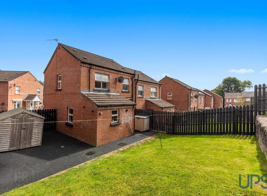 9 Lagmore Rise, Dunmurry, Belfast, BT17 0GG