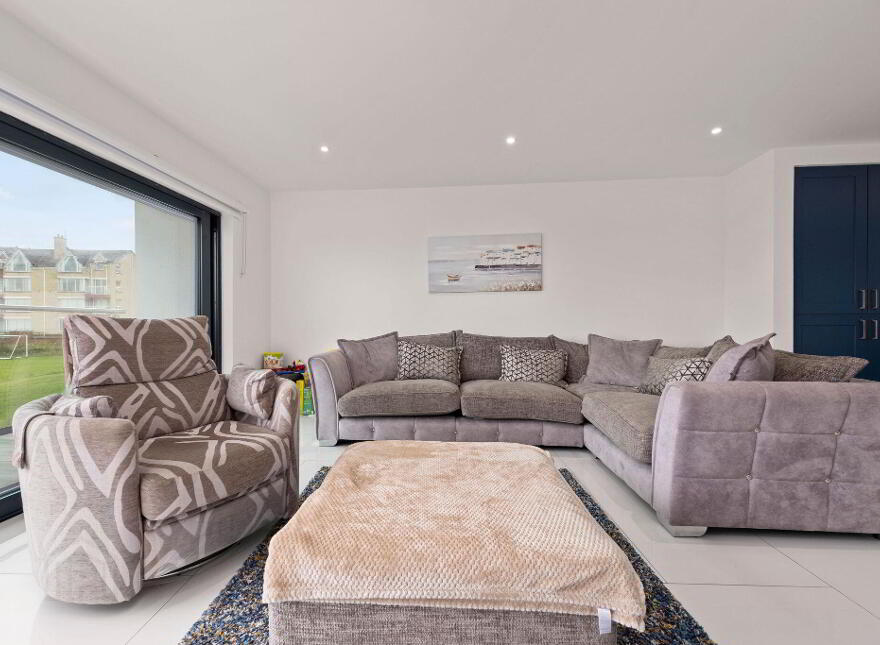 Apartment 4 Curran Gate 115 Causeway Street, Portrush, BT56 8RZ