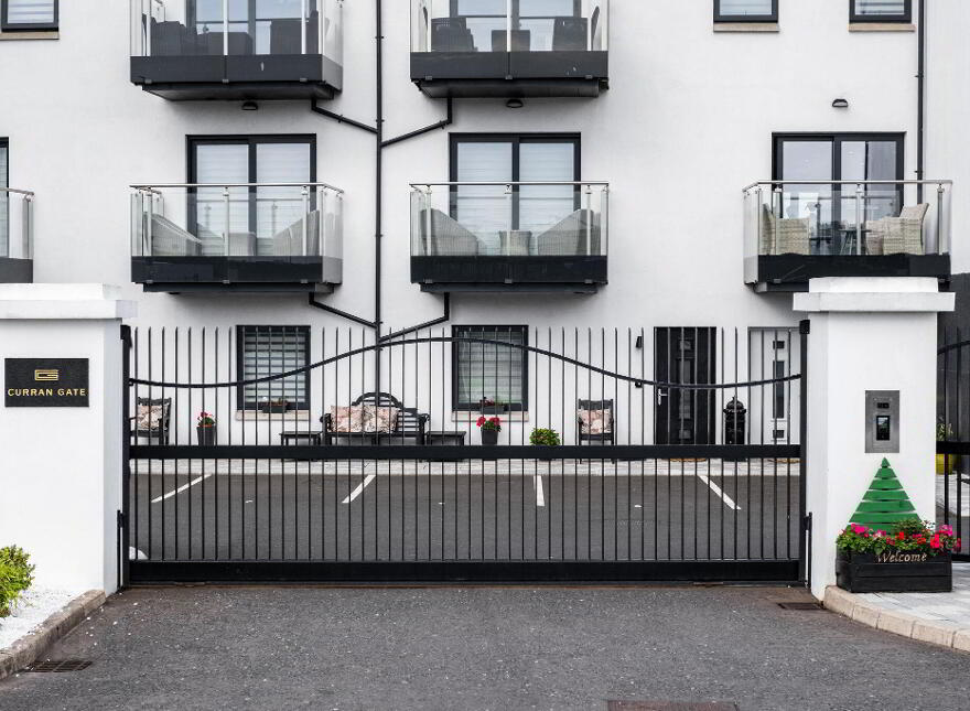 Apartment 4 Curran Gate 115 Causeway Street, Portrush, BT56 8RZ