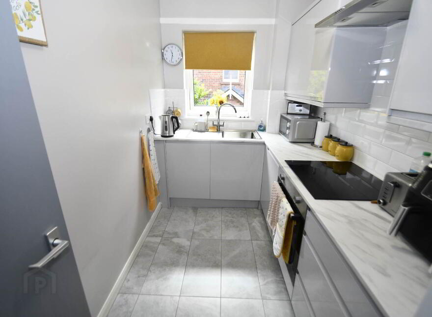 Apt 8, Castleton Court, Osborne Park, Lisburn Road, Belfast, BT9 6HA
