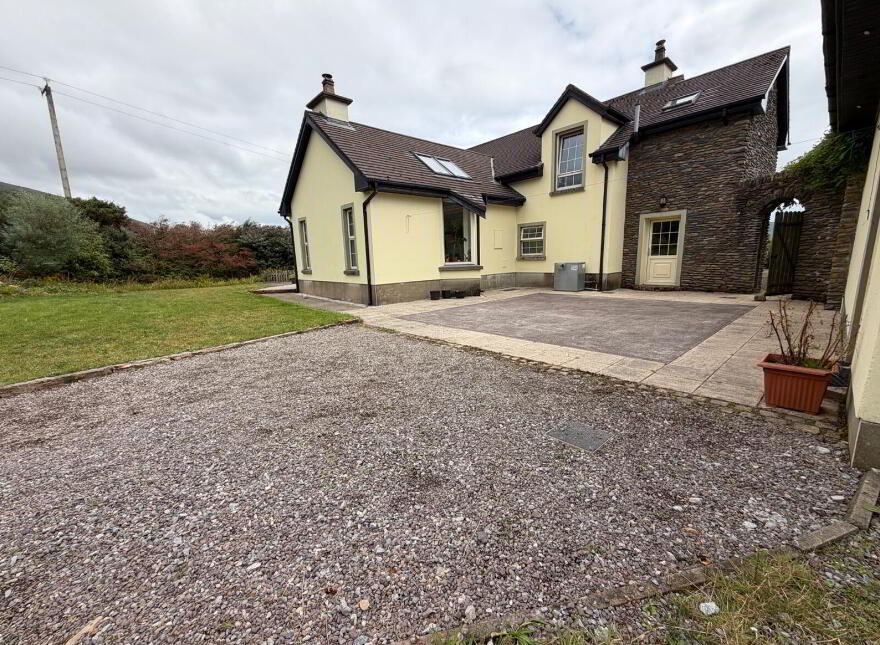 Ballyrishteen, Dingle, Lispole, V92TP64