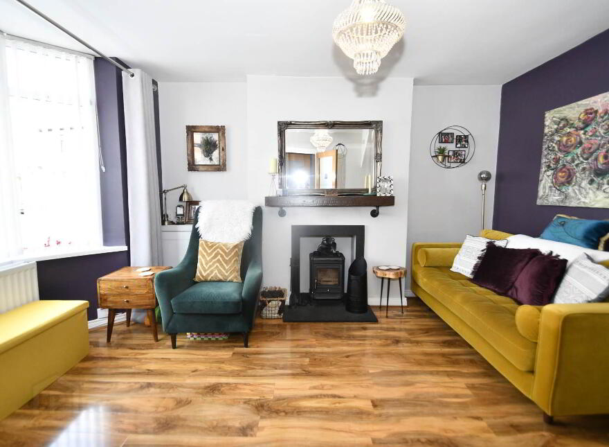 2 Clondara Parade, Falls Road, Belfast, BT12 6ES