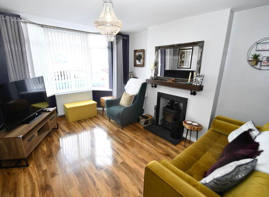 2 Clondara Parade, Falls Road, Belfast, BT12 6ES
