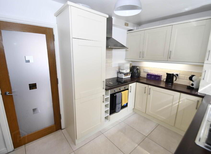 2 Clondara Parade, Falls Road, Belfast, BT12 6ES