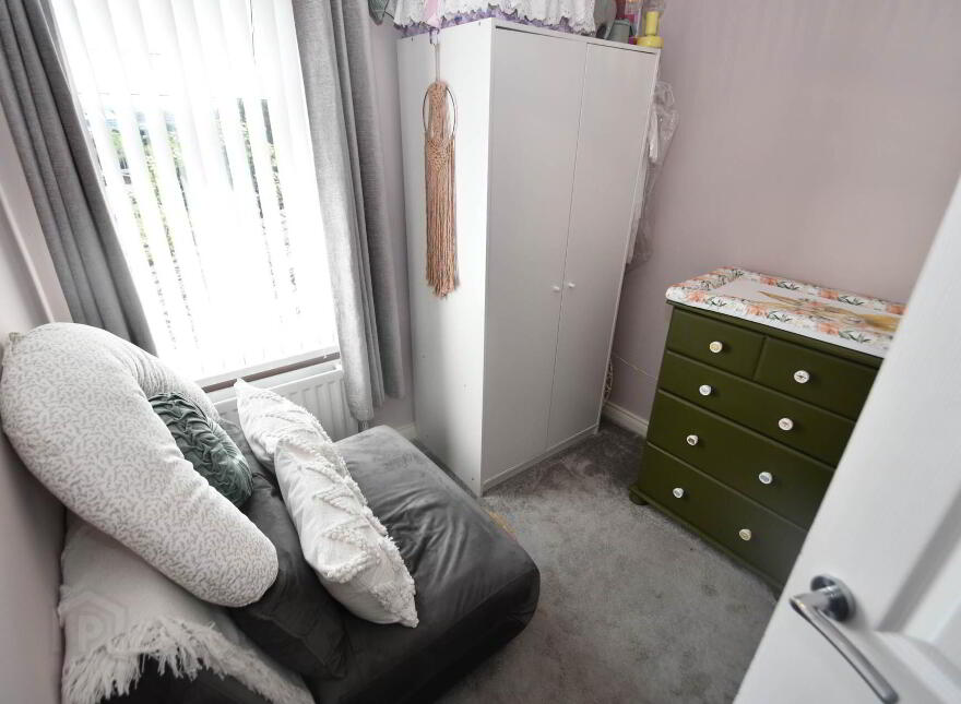 2 Clondara Parade, Falls Road, Belfast, BT12 6ES