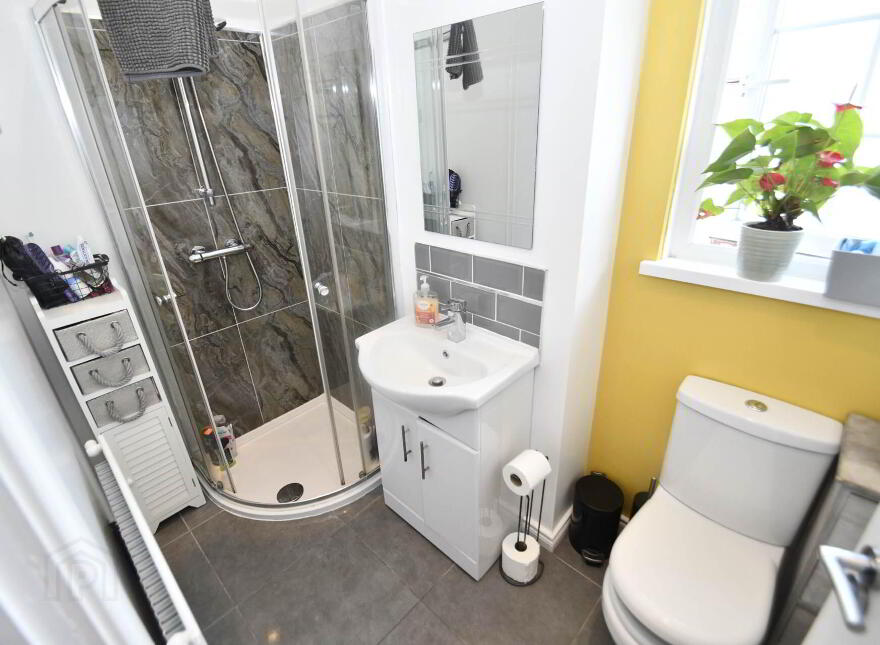 2 Clondara Parade, Falls Road, Belfast, BT12 6ES