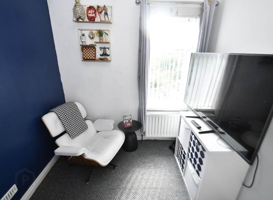 2 Clondara Parade, Falls Road, Belfast, BT12 6ES