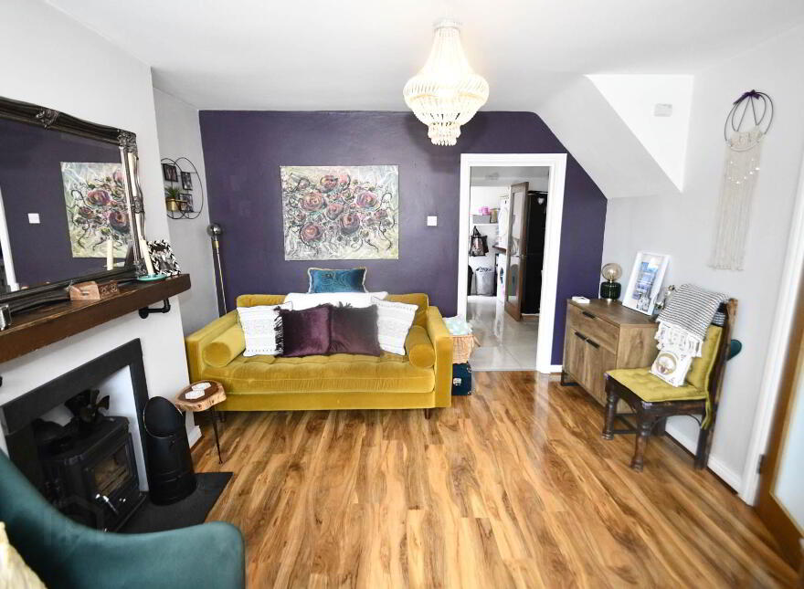 2 Clondara Parade, Falls Road, Belfast, BT12 6ES