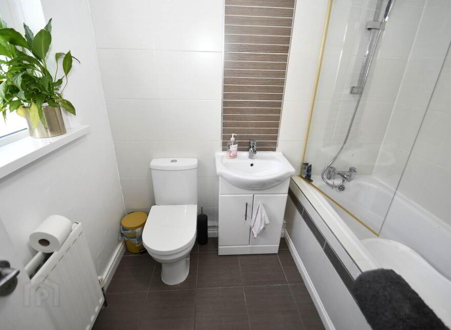 2 Clondara Parade, Falls Road, Belfast, BT12 6ES