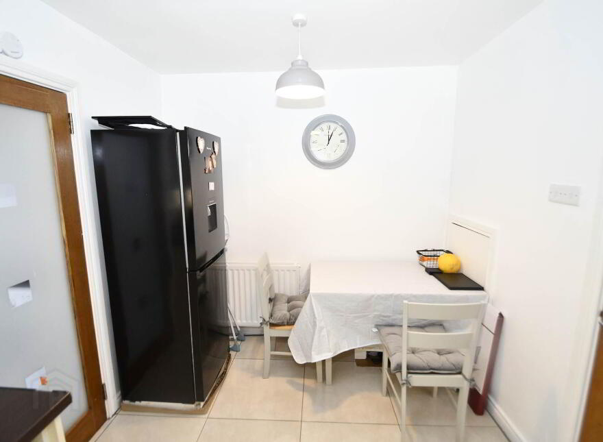 2 Clondara Parade, Falls Road, Belfast, BT12 6ES