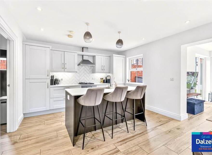 10 Ballantine Square, Lisburn, BT27 5FU