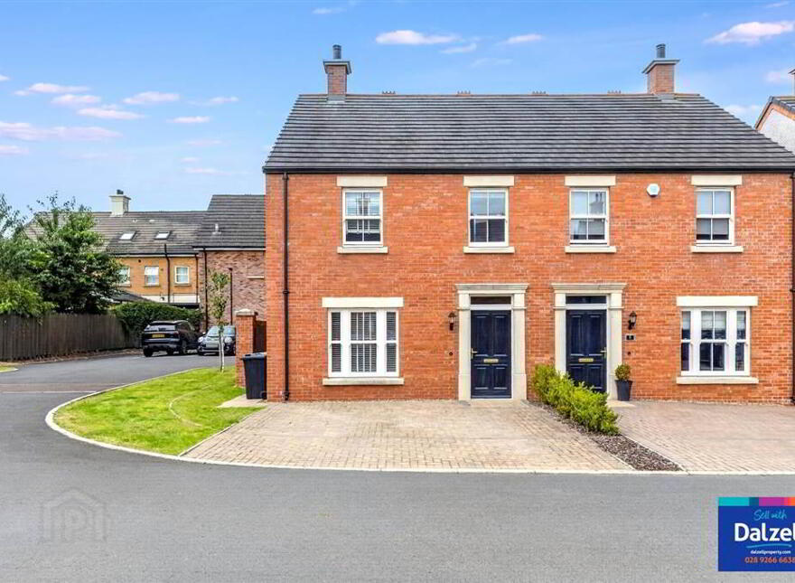 10 Ballantine Square, Lisburn, BT27 5FU