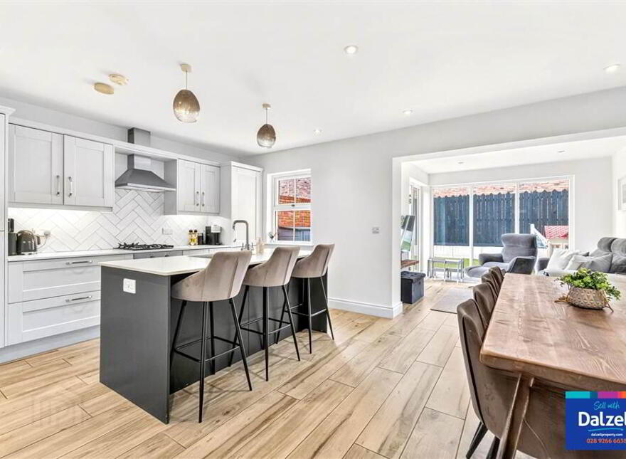 10 Ballantine Square, Lisburn, BT27 5FU