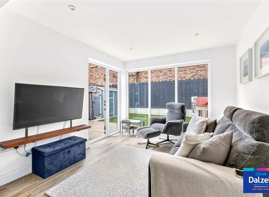 10 Ballantine Square, Lisburn, BT27 5FU