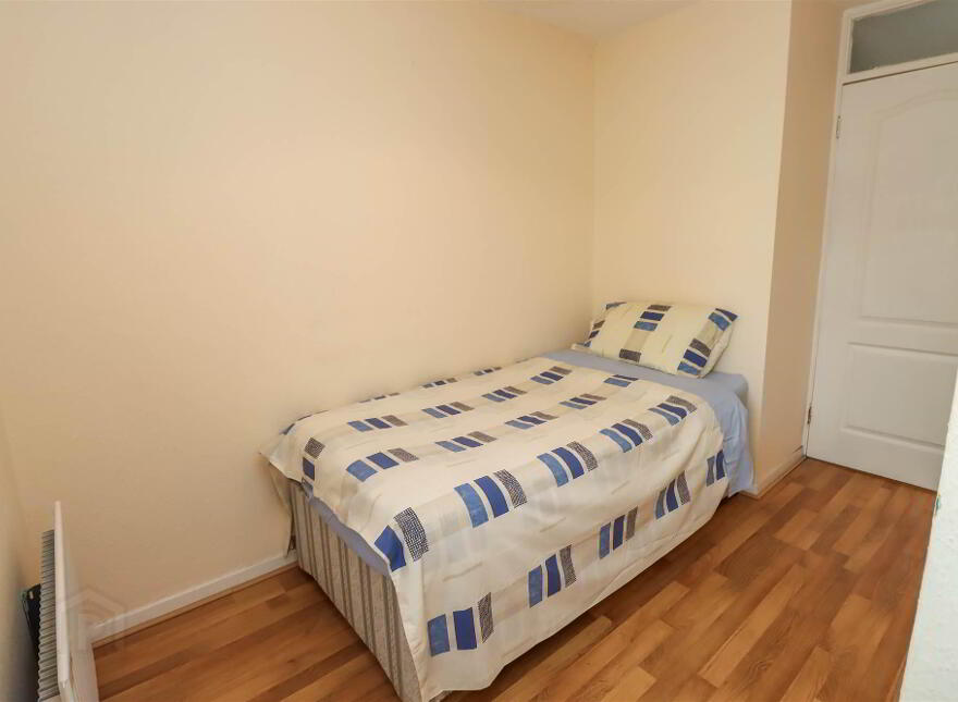 15 Lowland Avenue, Belfast, BT5 7BH