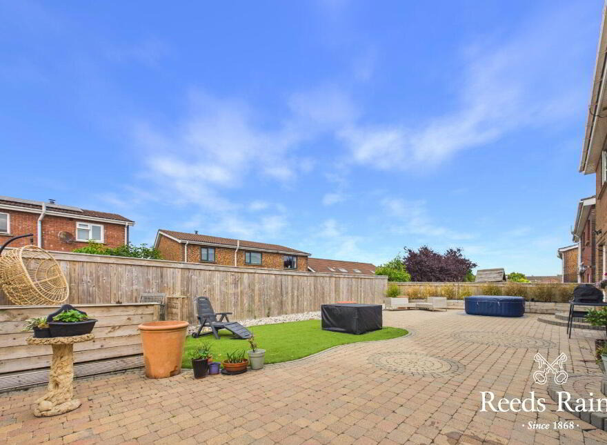 2 Dunkeld Close, Bangor, BT19 6RJ