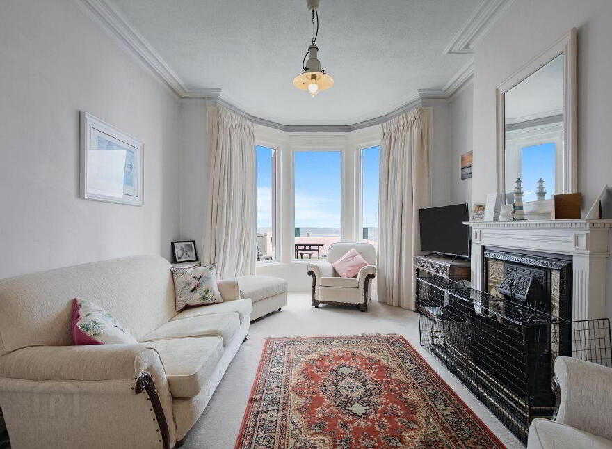 20 Ballyholme Esplanade, Bangor, BT20 5LZ