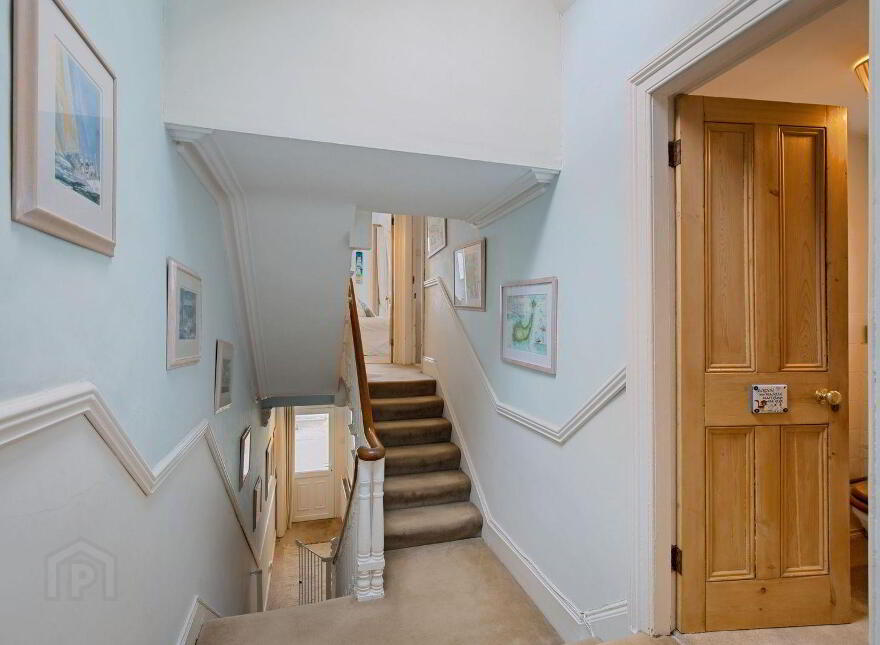20 Ballyholme Esplanade, Bangor, BT20 5LZ
