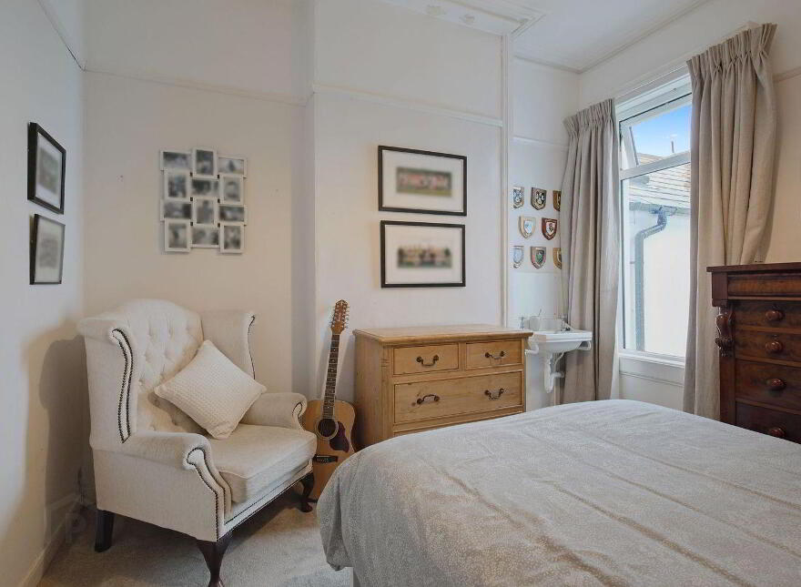 20 Ballyholme Esplanade, Bangor, BT20 5LZ