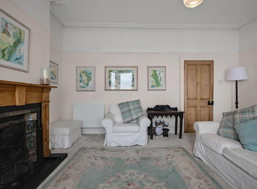 20 Ballyholme Esplanade, Bangor, BT20 5LZ